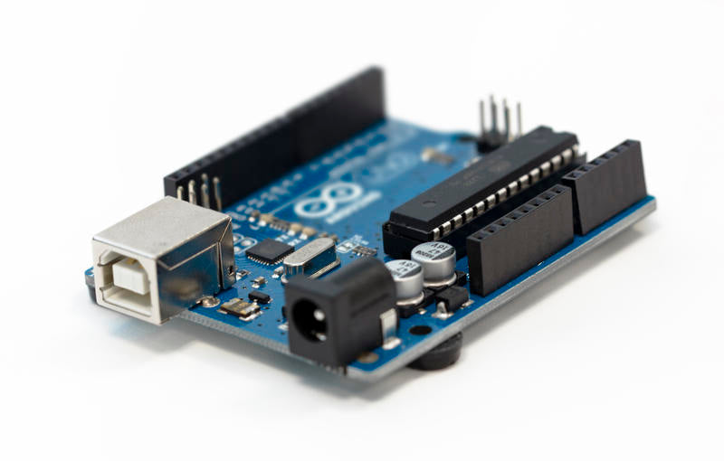 3B1 Arduino UNO R3 with blue cable